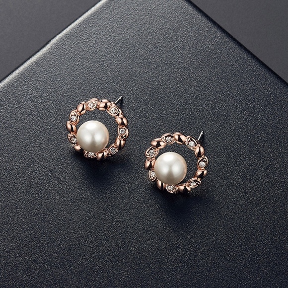 **ANDI* 3-Pc Gold x Pearl Fashion Jewelry Set - Picture 2 of 5